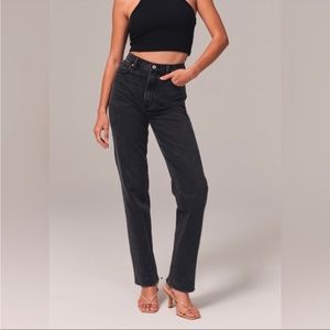 Abercrombie - Ultra High Rise 90s Straight Jean (Black)